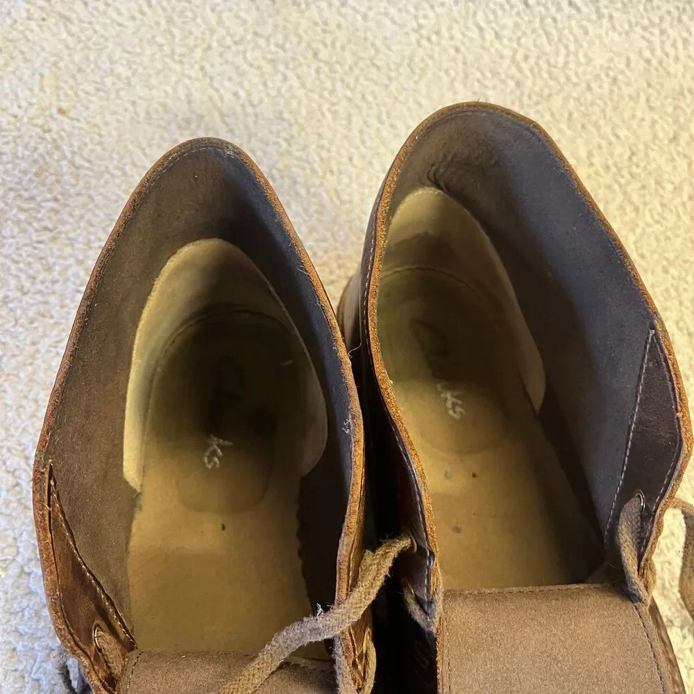 Clarks leather chukka